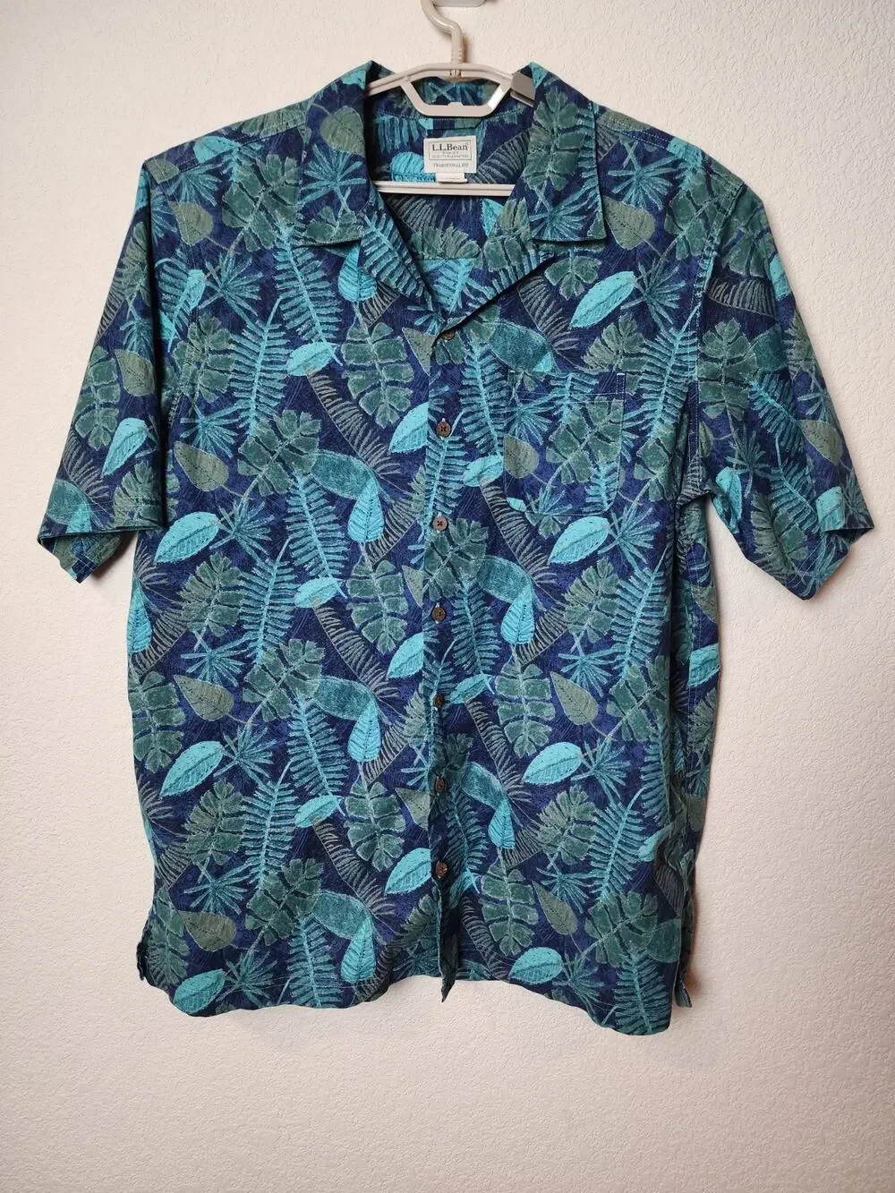 LL Bean Shirt Mens XL Tall Short Sleeve Hawaiian Camp Floral Green Blue Casual